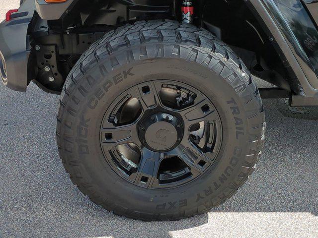 used 2022 Jeep Gladiator car, priced at $35,491