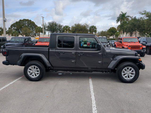 new 2023 Jeep Gladiator car, priced at $43,615