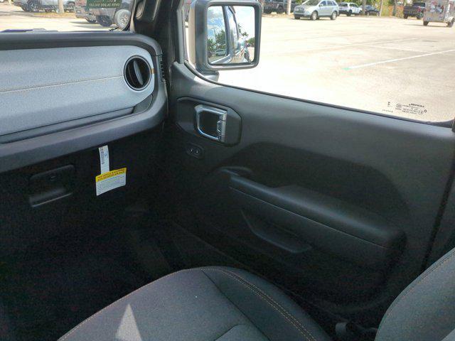 new 2025 Jeep Gladiator car, priced at $38,073