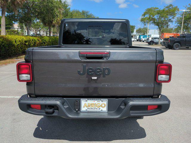 new 2025 Jeep Gladiator car, priced at $38,073