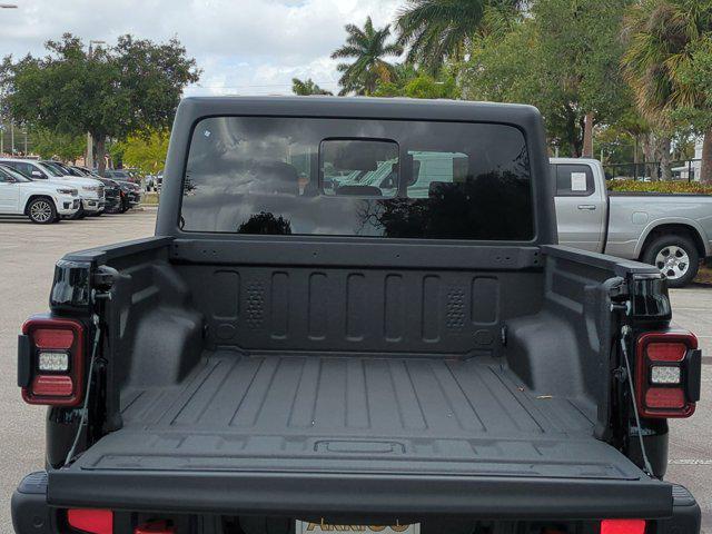new 2025 Jeep Gladiator car, priced at $45,295