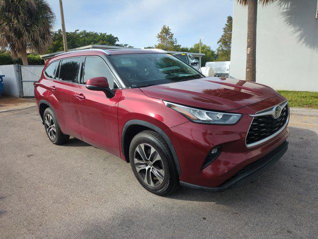 used 2020 Toyota Highlander car, priced at $22,421