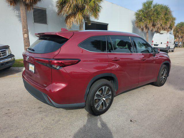 used 2020 Toyota Highlander car, priced at $22,421