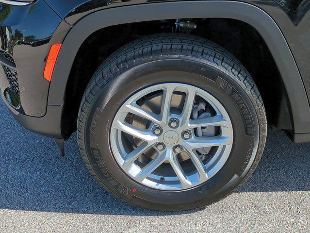 new 2025 Jeep Grand Cherokee car, priced at $37,650