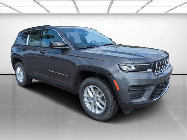 new 2025 Jeep Grand Cherokee car, priced at $40,175