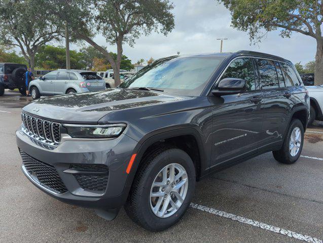 new 2025 Jeep Grand Cherokee car, priced at $40,175