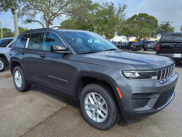 new 2025 Jeep Grand Cherokee car, priced at $40,175