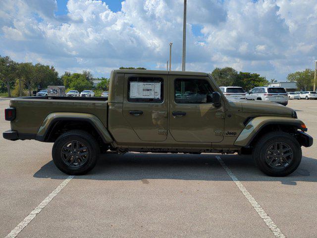 new 2025 Jeep Gladiator car, priced at $39,837