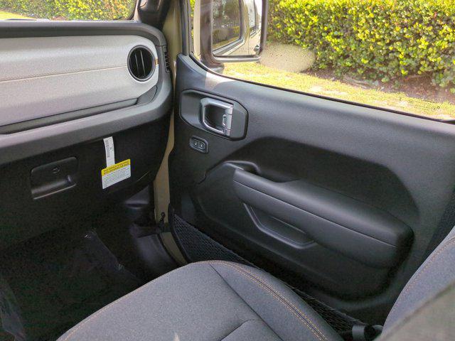 new 2025 Jeep Gladiator car, priced at $39,837