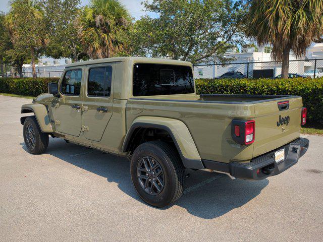 new 2025 Jeep Gladiator car, priced at $39,837