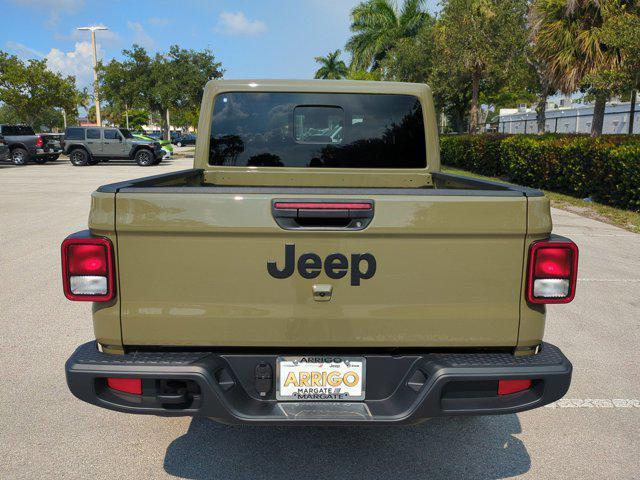 new 2025 Jeep Gladiator car, priced at $39,837