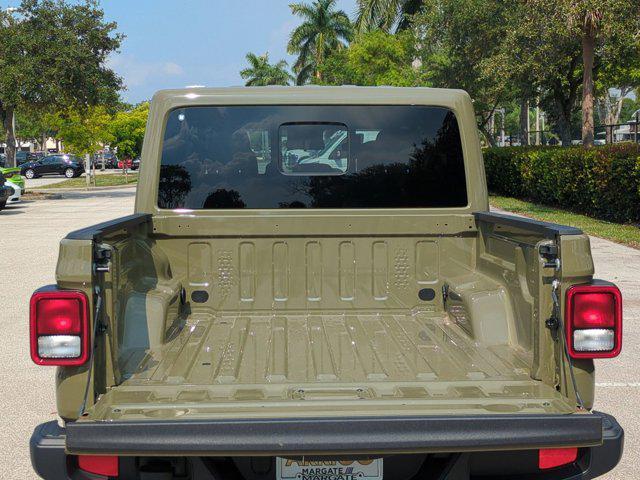 new 2025 Jeep Gladiator car, priced at $39,837