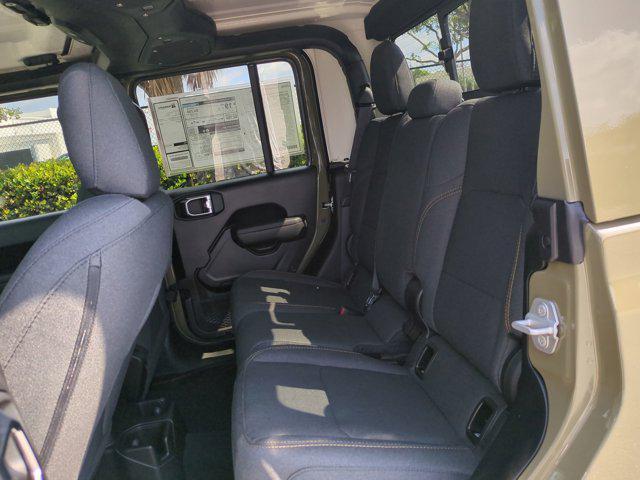 new 2025 Jeep Gladiator car, priced at $39,837
