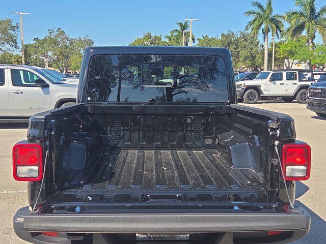 new 2025 Jeep Gladiator car, priced at $39,815