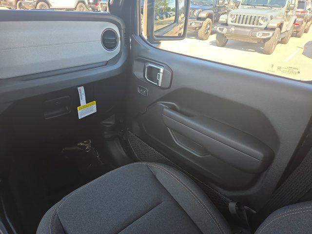 new 2025 Jeep Gladiator car, priced at $39,815