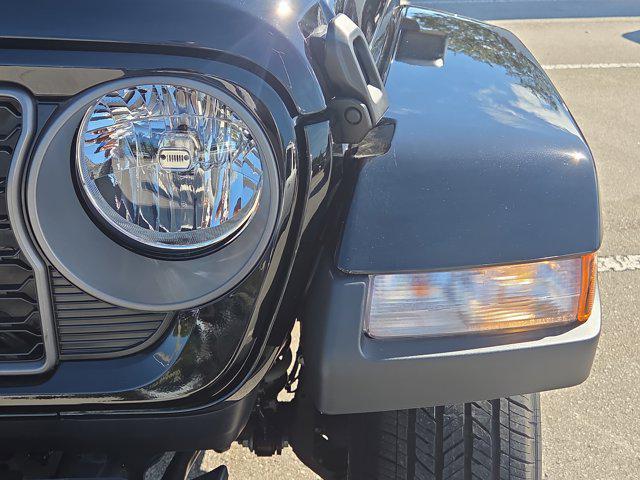 new 2025 Jeep Gladiator car, priced at $39,815
