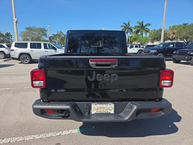 new 2025 Jeep Gladiator car, priced at $39,815