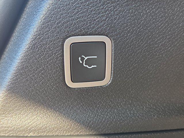 new 2026 Chrysler Pacifica car, priced at $52,136