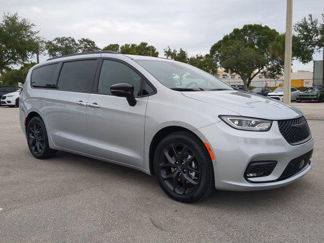 new 2023 Chrysler Pacifica car, priced at $41,580