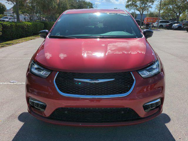 new 2025 Chrysler Pacifica car, priced at $41,159