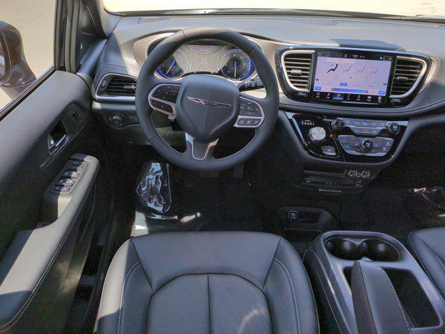 new 2025 Chrysler Pacifica car, priced at $44,833