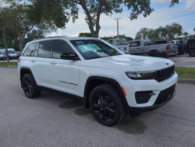 new 2024 Jeep Grand Cherokee car, priced at $36,005