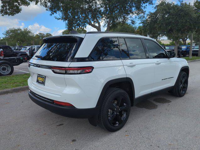 new 2024 Jeep Grand Cherokee car, priced at $36,005