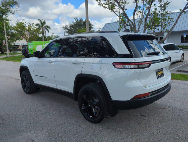 new 2024 Jeep Grand Cherokee car, priced at $36,005