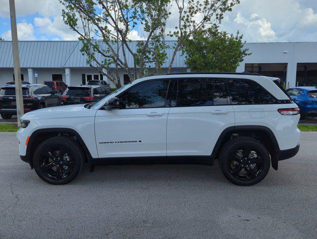 new 2024 Jeep Grand Cherokee car, priced at $36,005