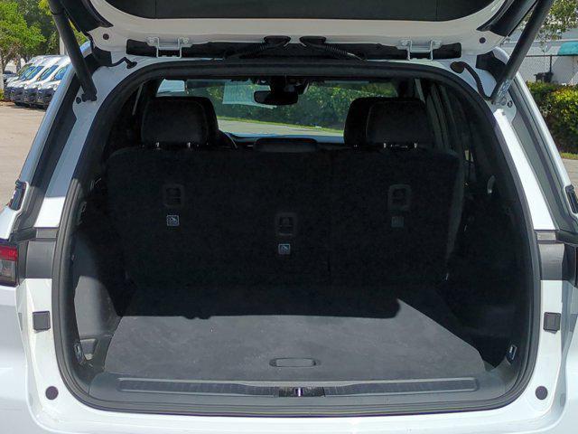 used 2022 Jeep Grand Cherokee car, priced at $32,000