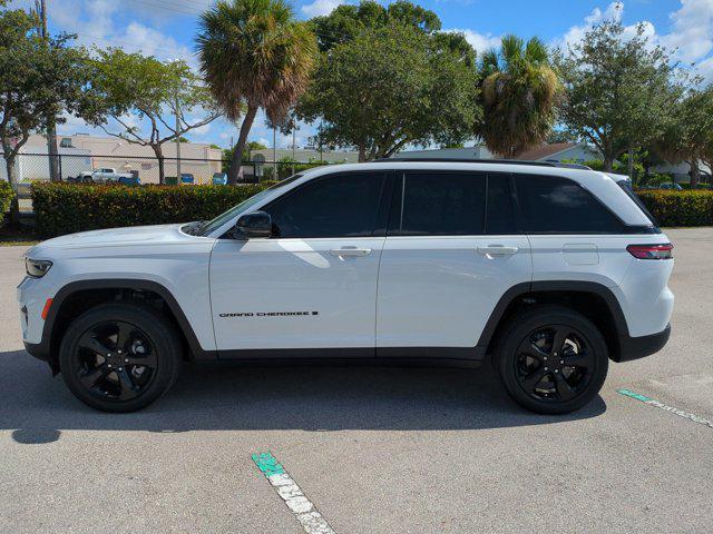 used 2022 Jeep Grand Cherokee car, priced at $32,000
