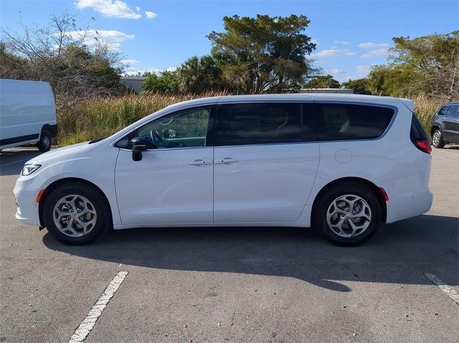 new 2024 Chrysler Pacifica car, priced at $49,542