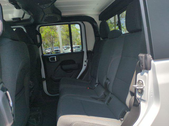 new 2025 Jeep Gladiator car, priced at $37,537