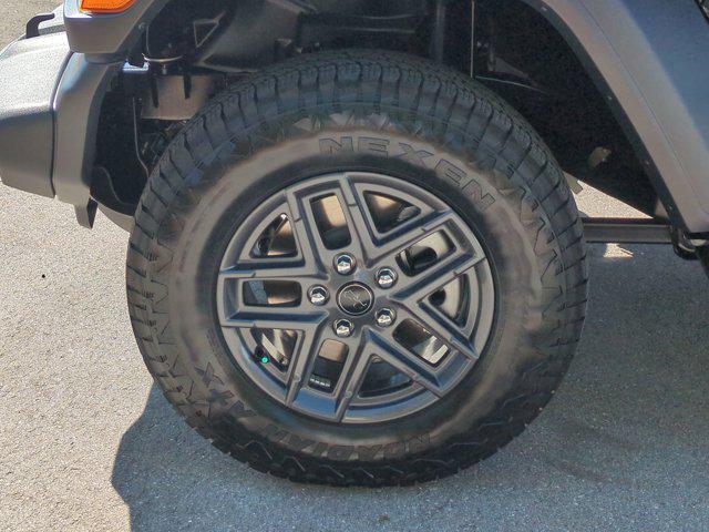 new 2025 Jeep Wrangler car, priced at $41,975