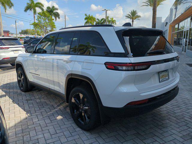 new 2024 Jeep Grand Cherokee car, priced at $35,254