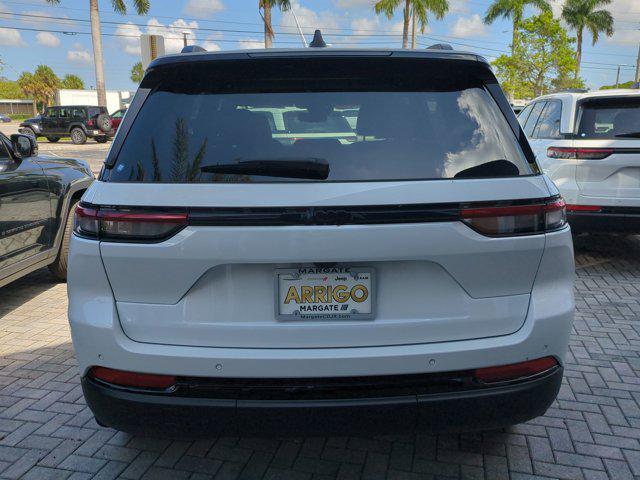 new 2024 Jeep Grand Cherokee car, priced at $35,254