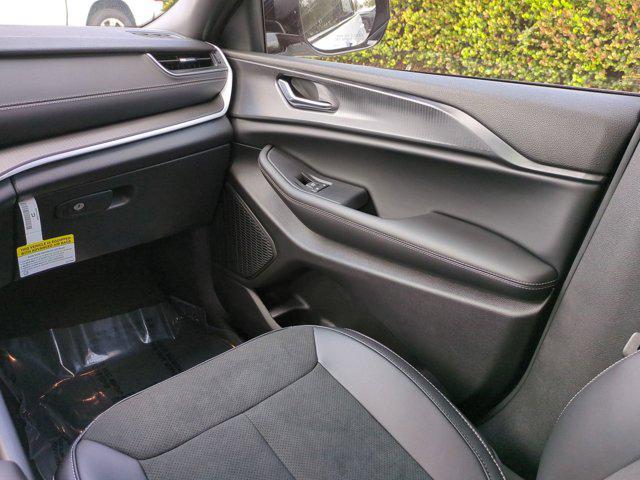 new 2025 Jeep Grand Cherokee L car, priced at $40,517