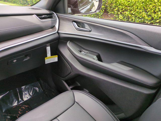 new 2025 Jeep Grand Cherokee car, priced at $47,075