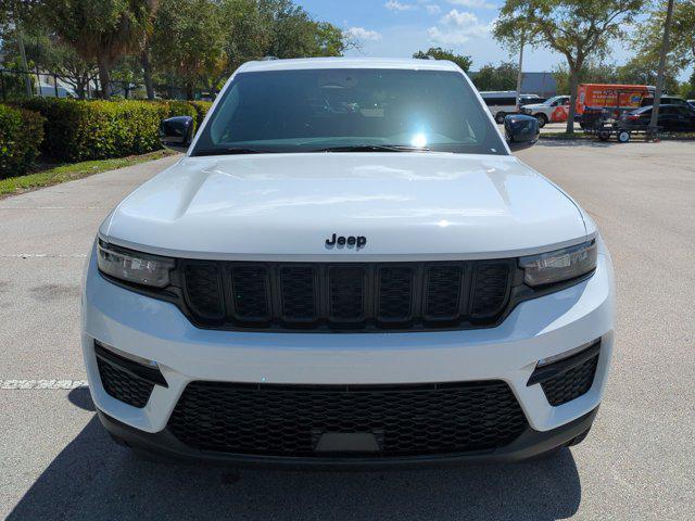 new 2025 Jeep Grand Cherokee car, priced at $40,967