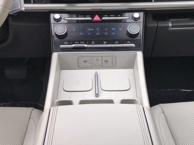 used 2024 Hyundai Santa Fe car, priced at $28,000