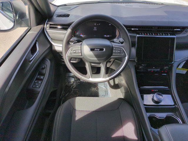 new 2025 Jeep Grand Cherokee car, priced at $31,348
