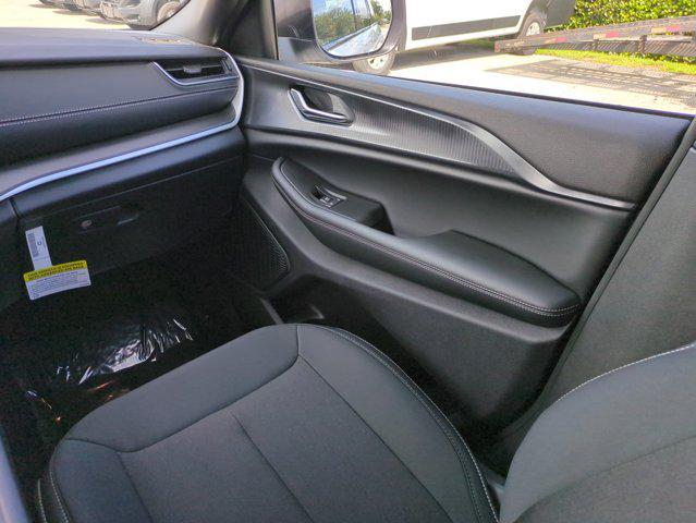 new 2025 Jeep Grand Cherokee car, priced at $31,348