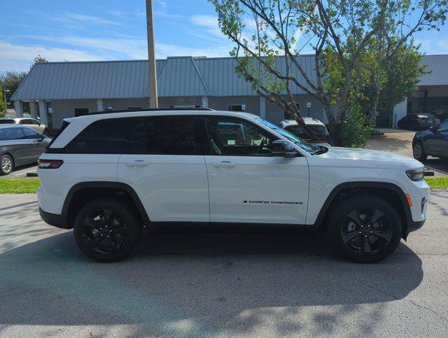 new 2024 Jeep Grand Cherokee car, priced at $35,580