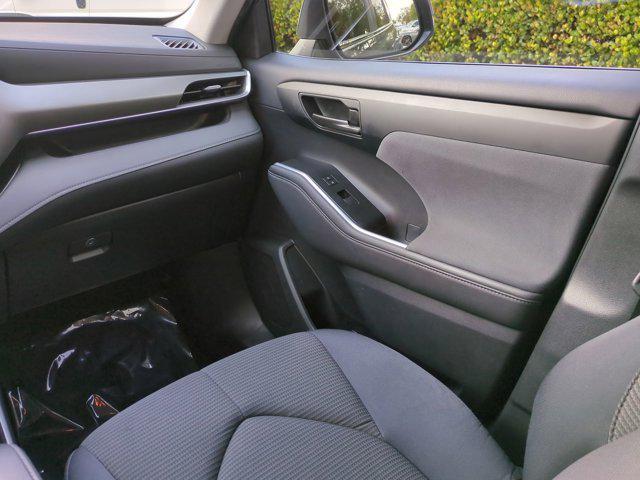 used 2024 Toyota Highlander car, priced at $36,489