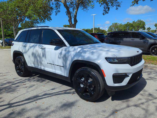 new 2024 Jeep Grand Cherokee car, priced at $41,200