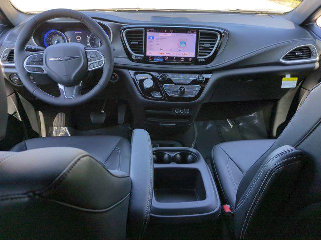 new 2025 Chrysler Pacifica car, priced at $40,653