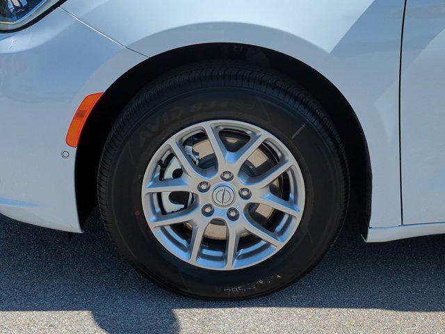 new 2025 Chrysler Pacifica car, priced at $40,653