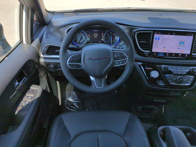 new 2025 Chrysler Pacifica car, priced at $40,653