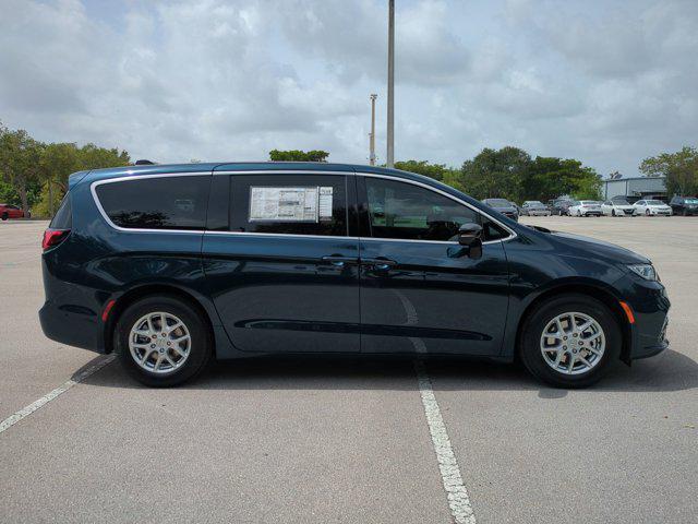 new 2025 Chrysler Pacifica car, priced at $42,485