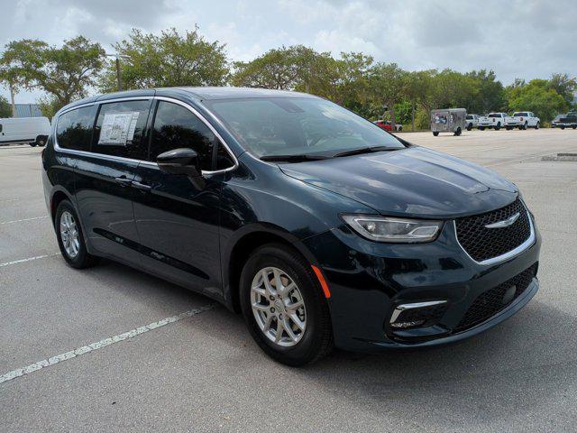 new 2025 Chrysler Pacifica car, priced at $42,485